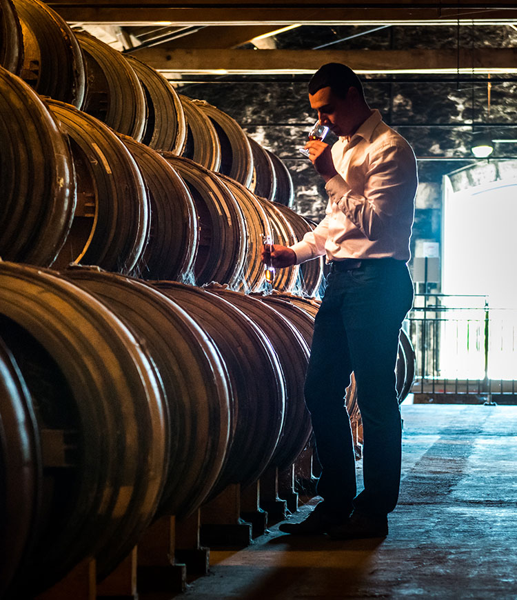 The best glasses for drinking cognac Rémy Martin USA