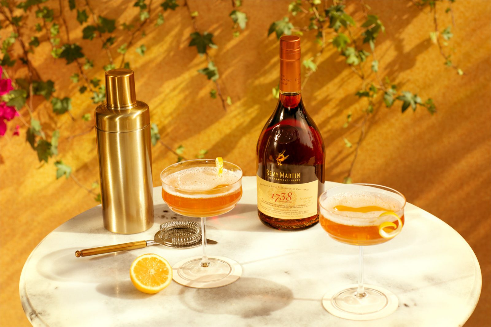 Remy 75 - French 75 Cognac Cocktail Recipe - Remy Martin - USA