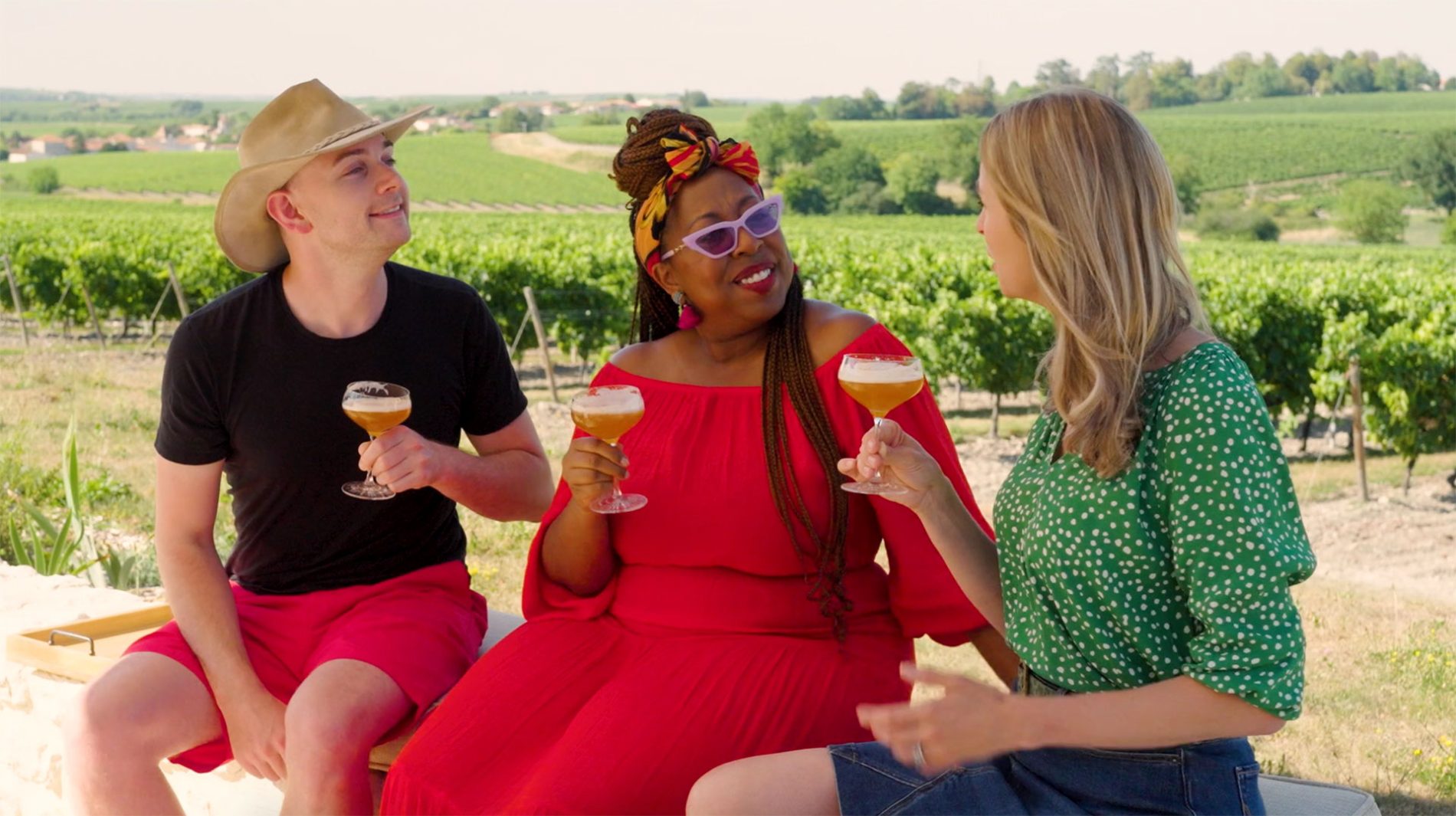 Rémy Martin premieres in “The Three Drinkers” on Amazon Prim