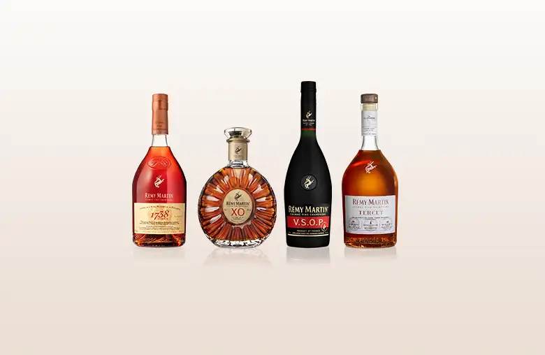 ■□38760 【REMY MARTIN　COGNAC　ＸＯ　ＳＰＥＣＩＡＬ】レミーマルタン　ナポレオン　コニャック　ＸＯ　スペシャル　700ml□■ Remy Martin VSOP Cognac Fine Champagne, 300yr Anniversary Edition
