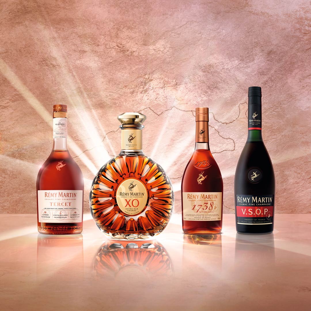 ■□38760 【REMY MARTIN　COGNAC　ＸＯ　ＳＰＥＣＩＡＬ】レミーマルタン　ナポレオン　コニャック　ＸＯ　スペシャル　700ml□■ Remy Martin VSOP Cognac Fine Champagne, 300yr Anniversary Edition